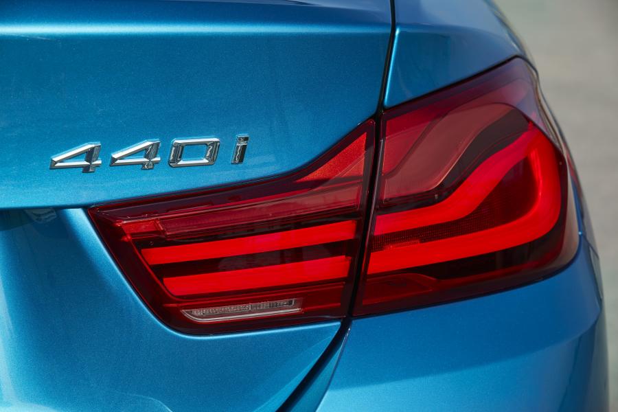 Логотип BMW 440i Coupe M Sport 2017 года  (WW) (фото 70 из 71)